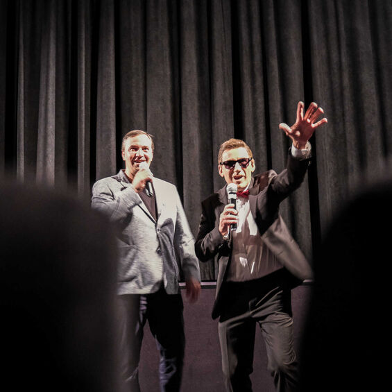 Poděkování za benefiční předpremiéru Jamese Bonda