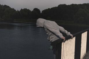 Závislost vrací zpátky za mříže – chceme to změnit!