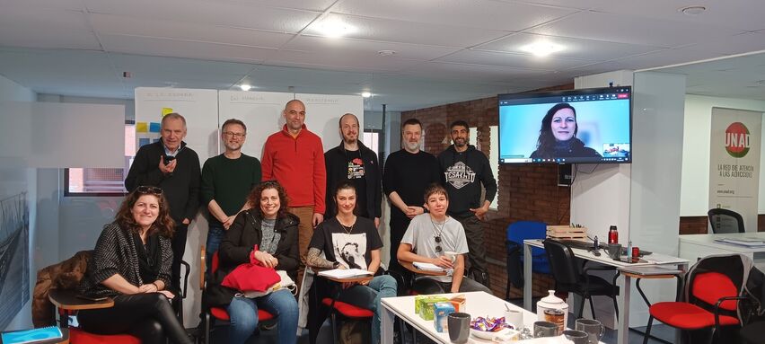 E-learningová platforma pro pracovníky a odborníky v oboru závislostí na téma HARM REDUCTION